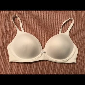 White VS Bra
